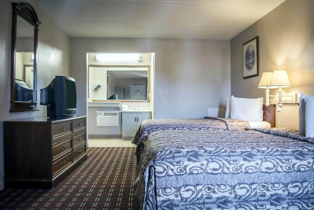 Rodeway Inn Clearwater-Dunedin Exterior foto