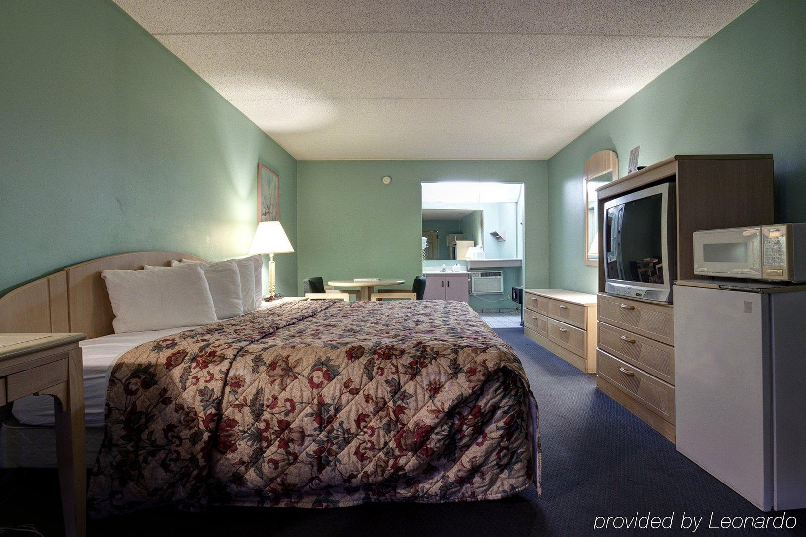 Rodeway Inn Clearwater-Dunedin Zimmer foto