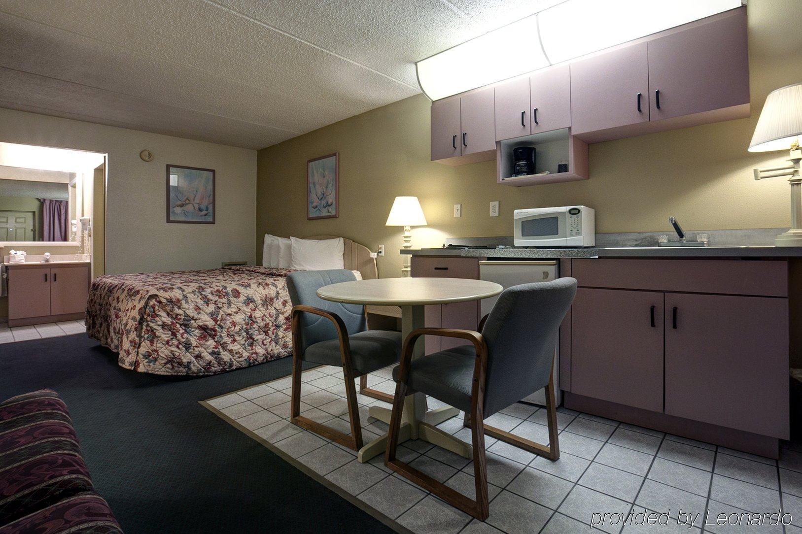 Rodeway Inn Clearwater-Dunedin Zimmer foto